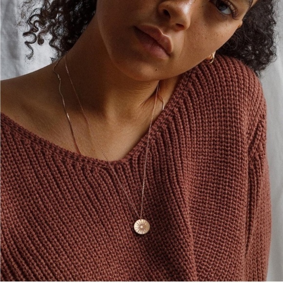 GOLD 18k Gold Plated Coin Disc Necklace - Picture 2 of 3